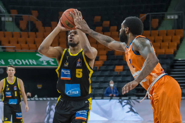 年的老将深 年的老将深